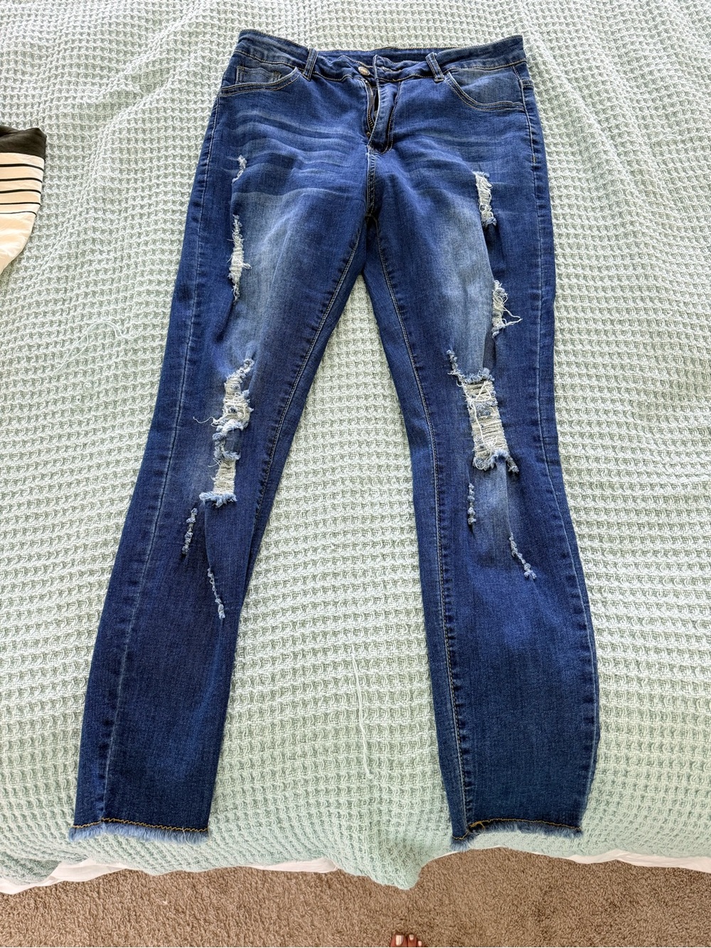 Women’s Skinny Ripped Dark Blue Jeans